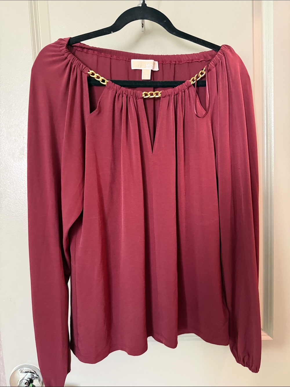MICHAEL Michael Kors Rose Burgundy Off-Shoulder Blouse with Gold Chain L